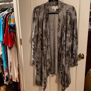 French laundry size 2X in like new condition sweater